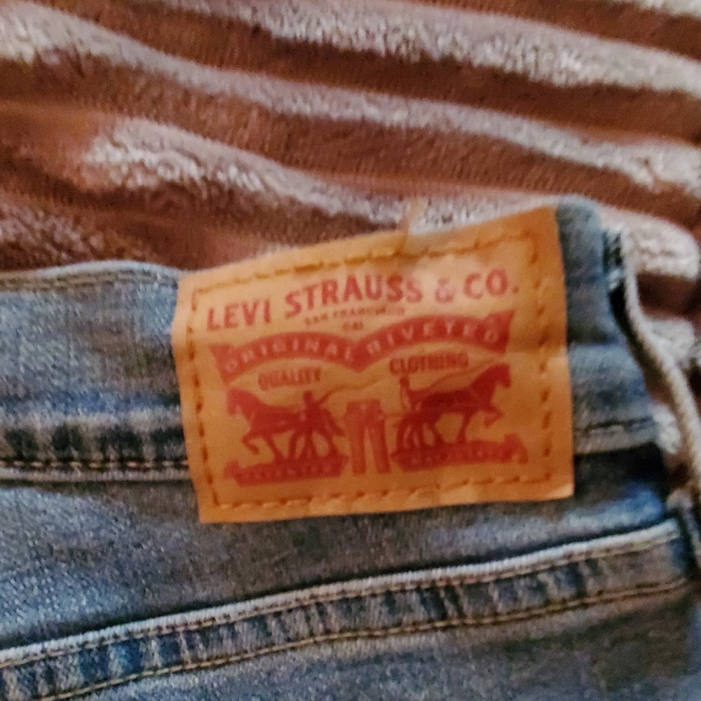 Jeans - Picture 3 of 4